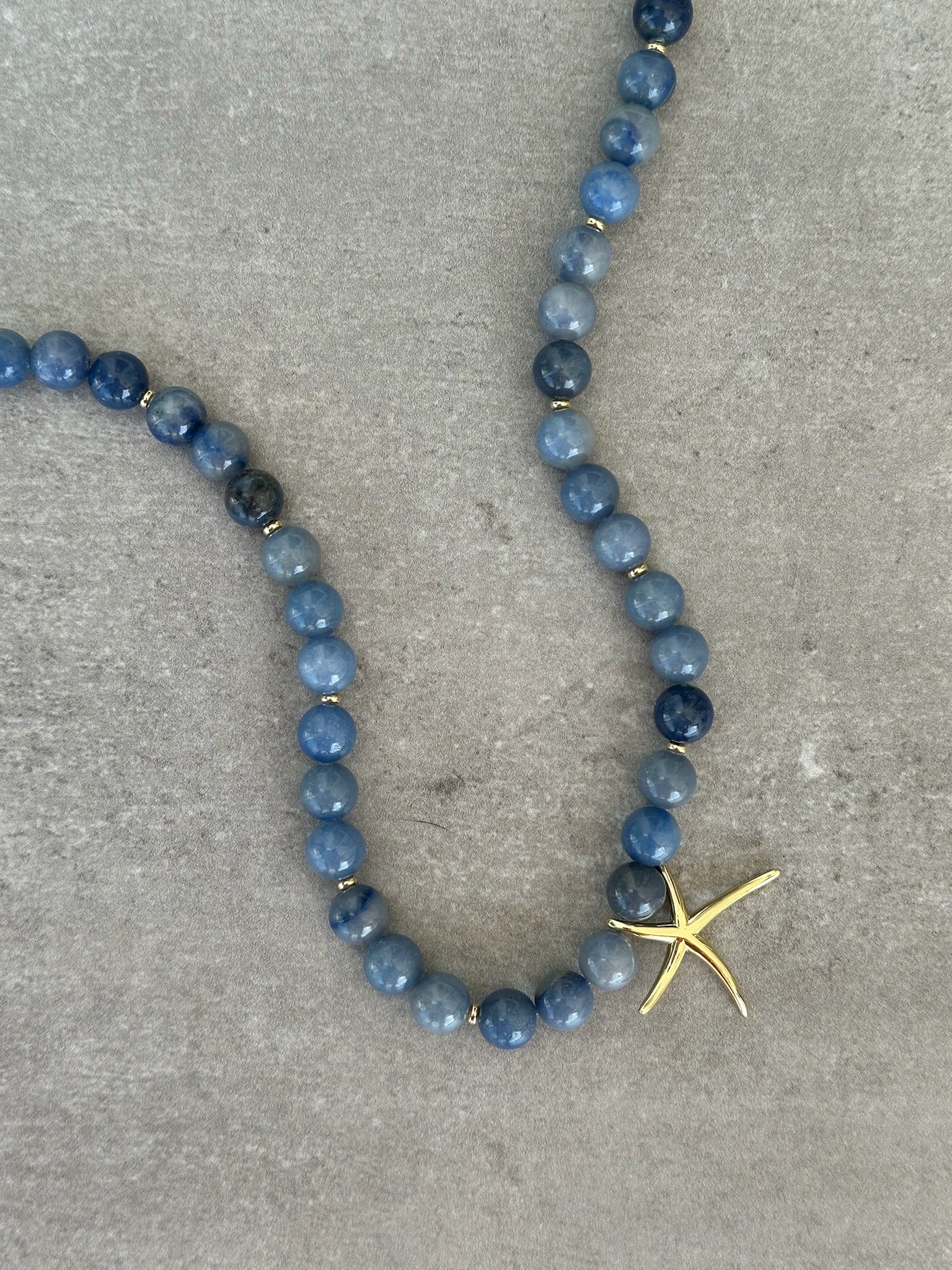 Evi Necklace Gold