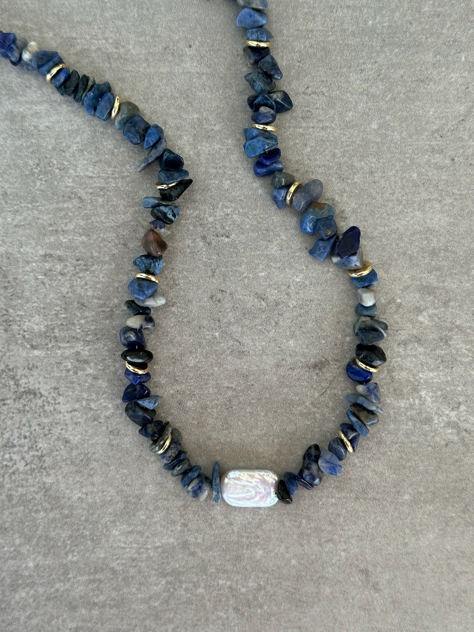 Ro Necklace Gold