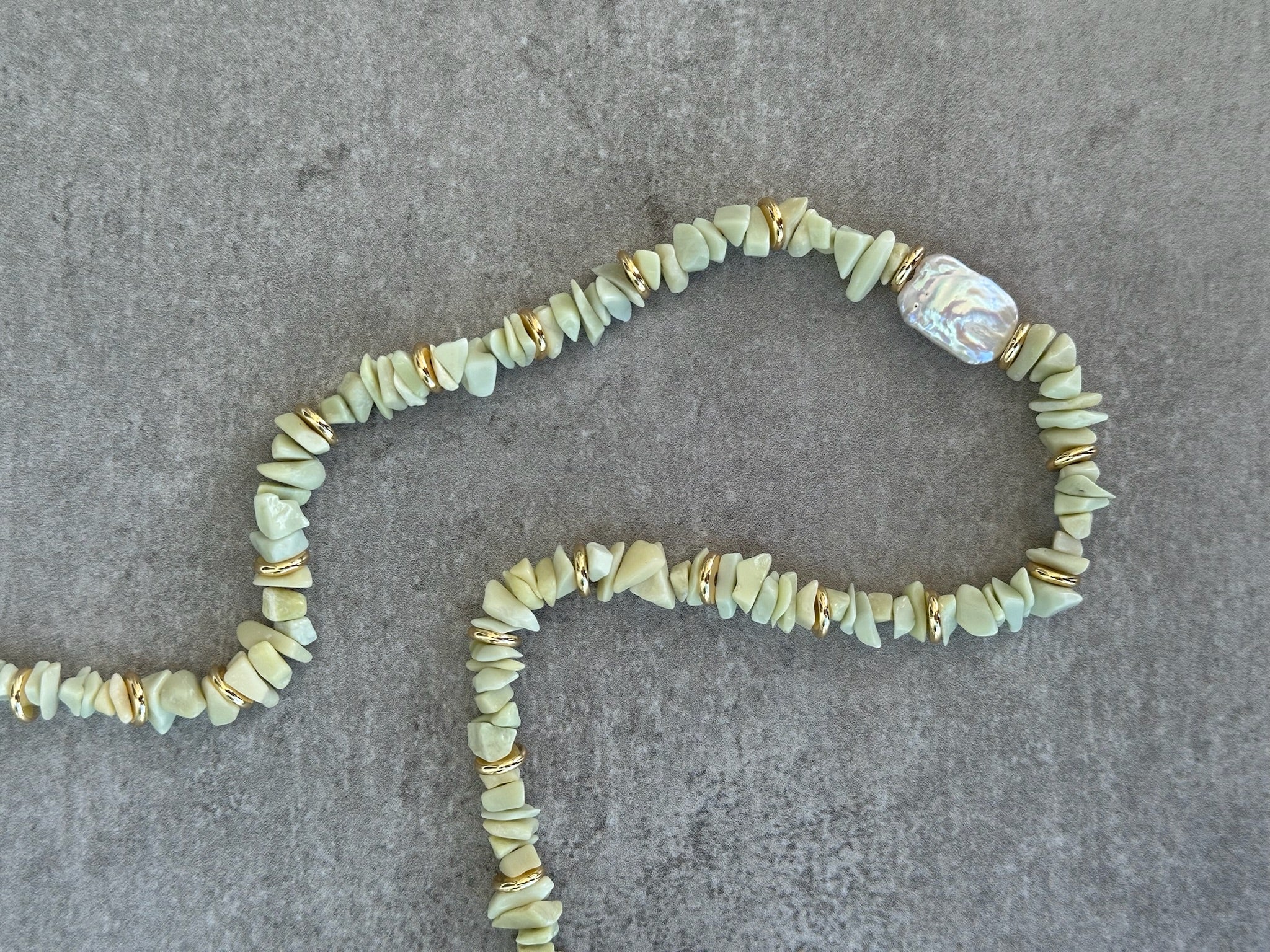 Ro Necklace Gold